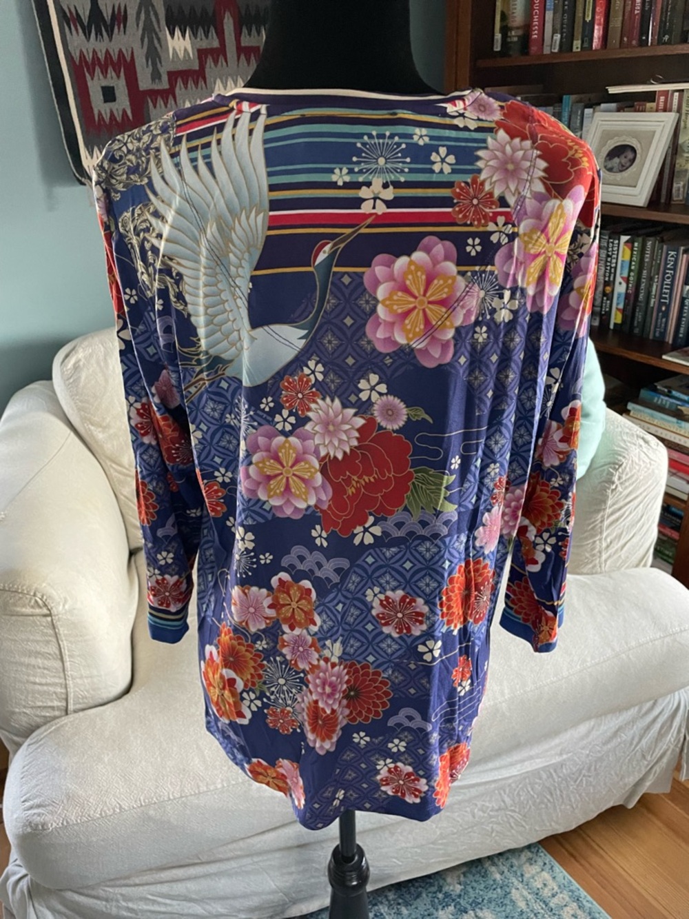 Johnny Was Crane Print V-Neck Top. Like new! Sz XL - Picture 4 of 6